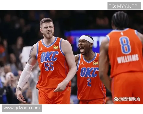 2017年NBA季后赛火箭与雷霆第四场激战回顾与精彩瞬间分析 2017年NBA季后赛火箭与雷霆第四场激战回顾与精彩瞬间分析