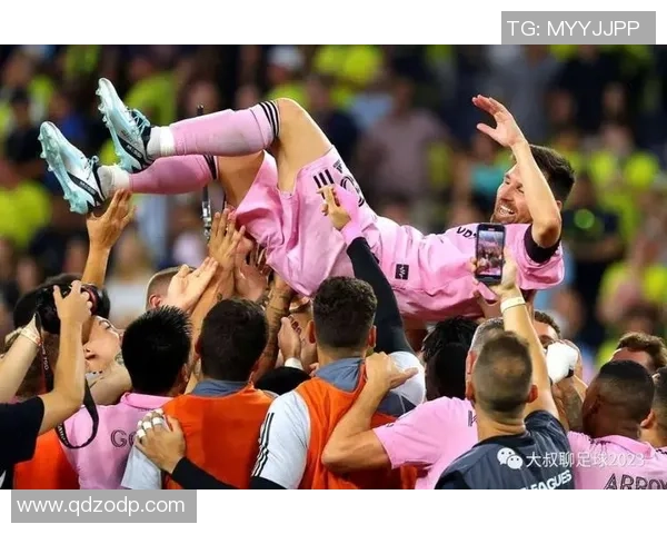 绰号野兽的足球明星如何在绿茵场上展现无与伦比的力量与技巧